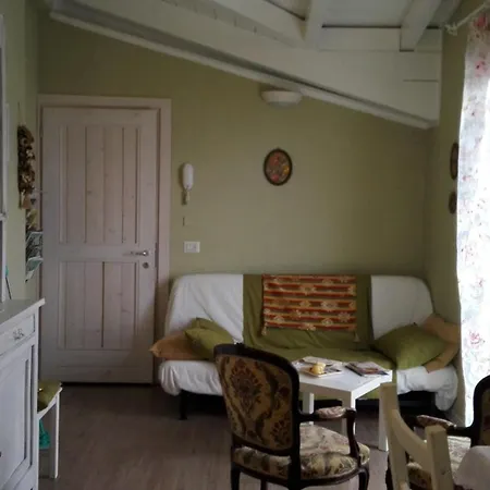 Il Cortile Friendly House بورجومانارو
