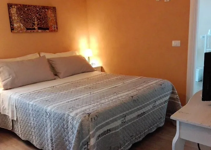 Il Cortile Friendly House Gæstehus Borgomanero